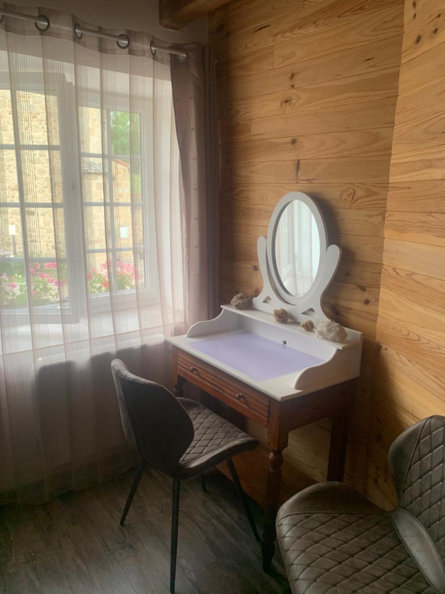 Chambres D'Hotes Les Vergers De Louise Thiolieres Exterior foto